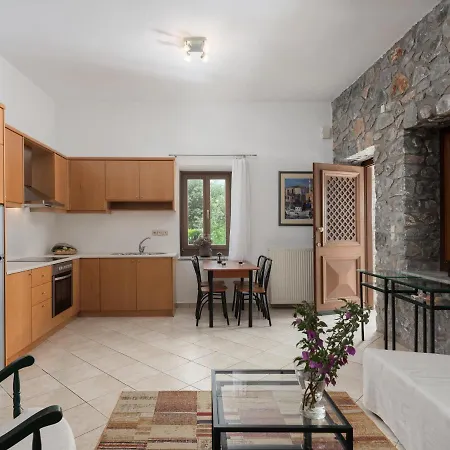 Aura Traditional شقة Prinés